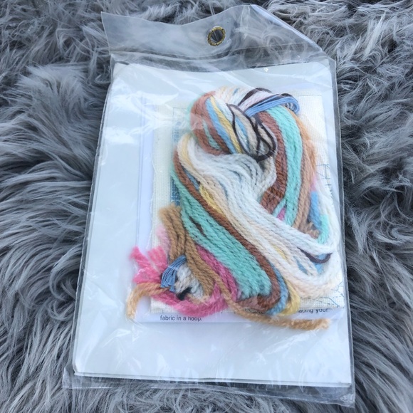 Baby’s Napping embroidery kit 7” x 5” - Picture 3 of 4